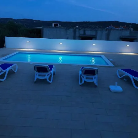 Holiday House 