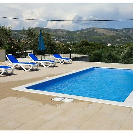 Holiday House 