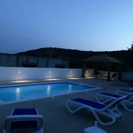Holiday House 