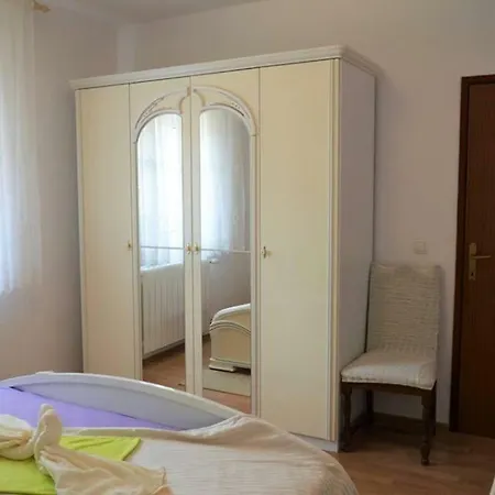 Holiday House 